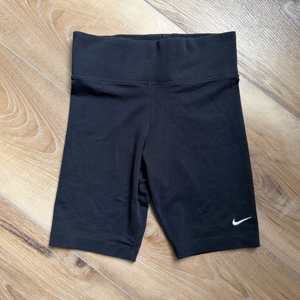Nike Sportswear Essential Bike Shorts Womens S High Rise Black Swoosh Logo Y2K
